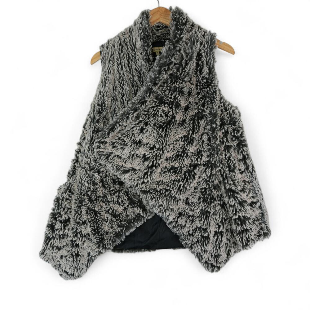 Democracy Vest Womens M Gray Black Faux Fur Open Front Cozy Boho Shaggy Layer